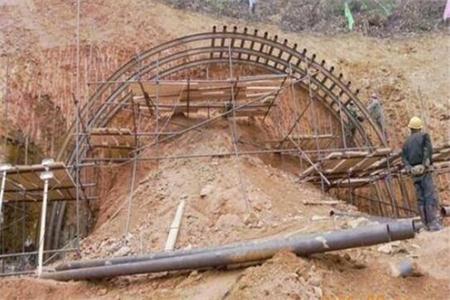 加乐镇钢花管锚杆施工